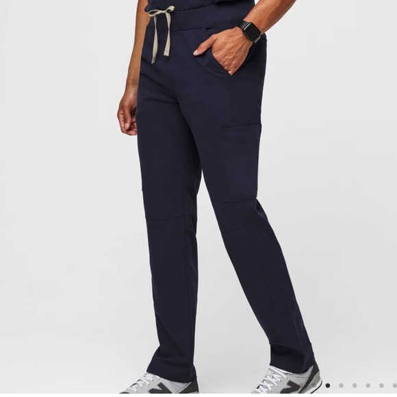 New FIGS men’s Axim Scrubs Pants Drawstring 7 pockets cargo Large Navy Blue - Picture 4 of 14